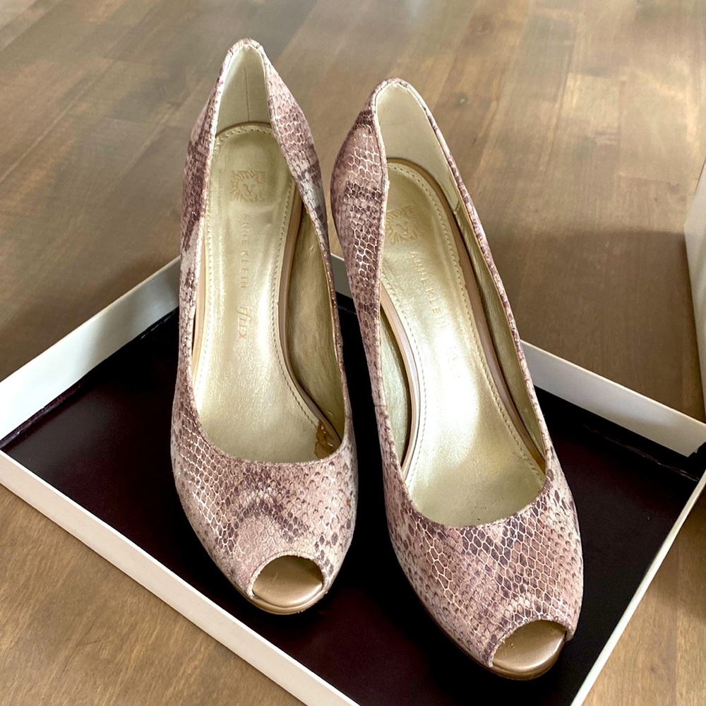 Anne Klein, size 7.5, heels